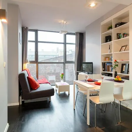Secret Charm Fully Equipped With Balcony Apartment