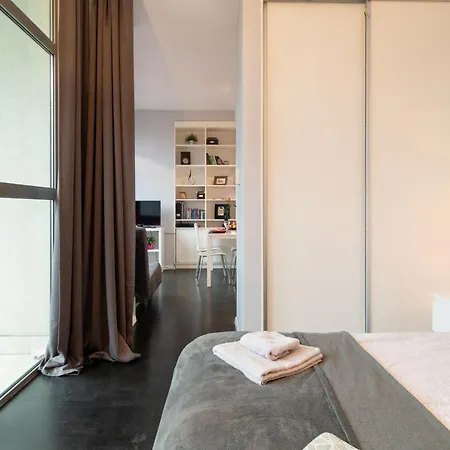 Secret Charm Fully Equipped With Balcony Apartment *