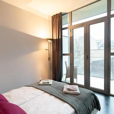 Secret Charm Fully Equipped With Balcony Apartment