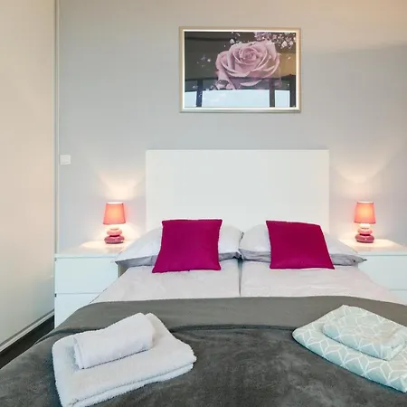 Secret Charm Fully Equipped With Balcony Apartamento Cracóvia